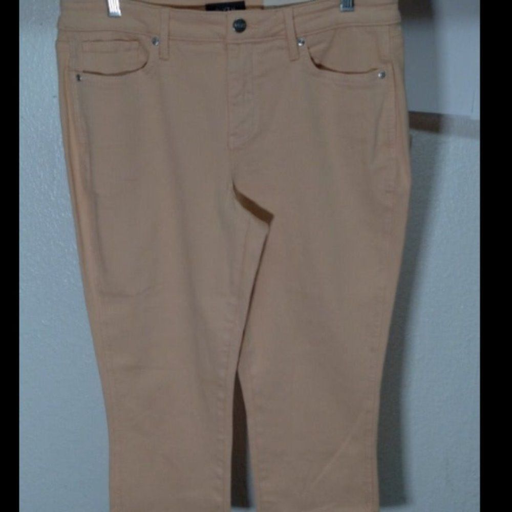 NYDJ Stretch Peach Capri Pants Size 10 Like New W/ Tags Lift Tuck